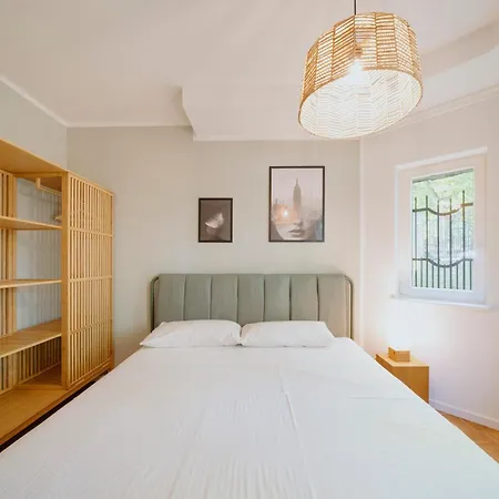 Parklounge In Historic Берлин